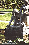 Jedna z rzeźb na terenie parku Pałacu Branickich