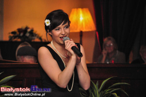 Chryzantemy złociste w Esperanto Cafe