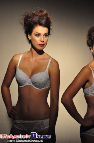 Pokaz bielizny w Galerii Białej