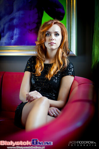 Prezentacja sukni wieczorowych i koktajlowych w salonie Mon Cheri Boutique