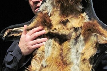 Lis w BTL. Teatr śmierci z przymrużeniem oka