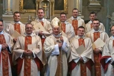 Wyświęcono ośmiu nowych kapłanów