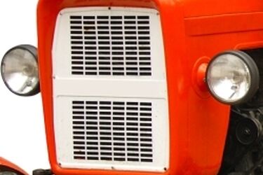 Traktorzysta spowodował kolizję i... zasnął na miejscu zdarzenia