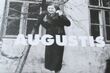 Augustis na wystawie, Augustis w albumie