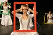 Młodzież spędza wakacje w teatrze