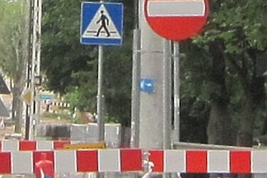 Budowa wodociągu na ul. Cieszyńskiej. Dojazd do niektórych posesji jest niemożliwy