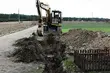 Ziemia z wykopu osunęła się na 29-latka
