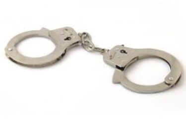 Zatrzymano 6 osób oskarżonych o włamania i napad na jubilera