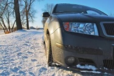 Przyszła zima. Kierowcy powinni być szczególnie ostrożni