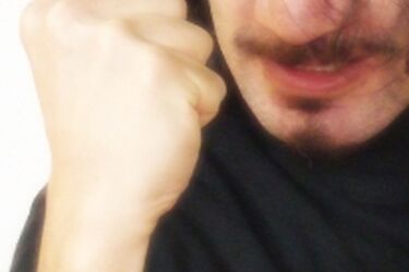 Furiat na Białostoczku. Niszczył sklepowe mienie i atakował strażników