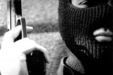 Łomża: Napad na bank i sklep spożywczy