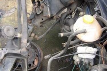 Okolice Białegostoku: autobus zderzył się z ciężarówką