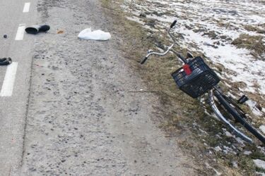 Wypadek na drodze nr 63. Rowerzysta zmarł w szpitalu 