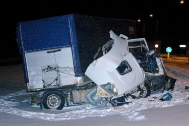 Tir uderzył w ekran dźwiękochłonny. Kierowca nie żyje