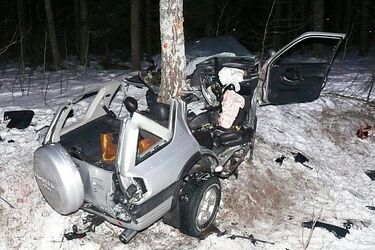 Wypadek koło Grabówki. Jedna osoba nie żyje, dwie ranne