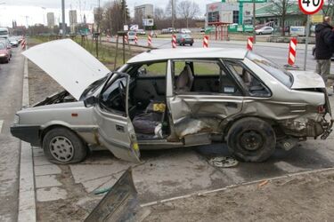 Wypadek na ul. Branickiego. 3 osoby zostały ranne