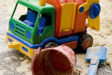 Na co zwracać uwagę przy zakupie zabawek?