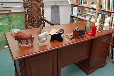Rzeczy z gabinetu Ryszarda Kaczorowskiego przekazane Bibliotece Uniwersyteckiej