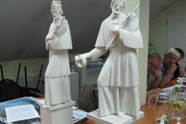 Projekty nowej rzeźby, która ma stanąć w Białymstoku bez sensacji