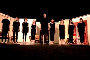 Jak się nie nudzić w wieku 16+, czyli licealiści bawią się w teatr