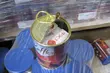 Nielegalne papierosy przewożono w puszkach kawy