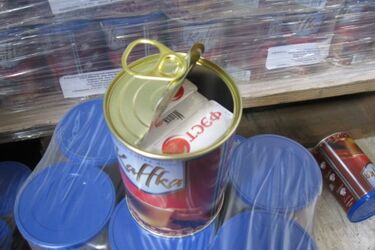 Nielegalne papierosy przewożono w puszkach kawy