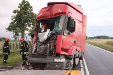 Region: niebezpieczna kolizja ciężarówki i autobusu