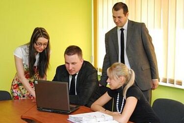 Marka S.A. otwiera nowe oddziały przed debiutem na giełdzie 