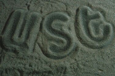 Refleksje zapisane na ziemi. Warsztaty dla dzieci i młodzieży w Arsenale