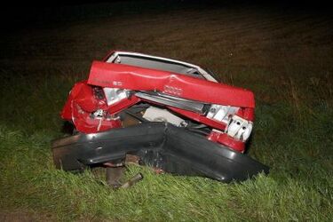 Kierowca peugeota uderzył w tył audi. Zginęła młoda kobieta i dziecko