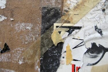 Uwaga: za rozklejanie ulotek możesz dostać mandat