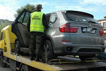Zatrzymano kradzione BMW warte ćwierć miliona złotych