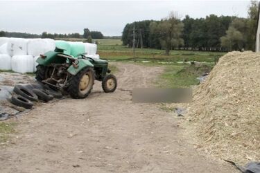 Ciągnik przygniótł mężczyznę. 73-latek zginął na miejscu