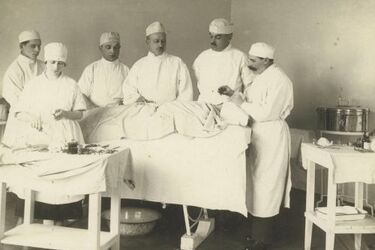 Historia białostockiego szpitalnictwa. Wystawa na dziedzińcu Pałacu Branickich
