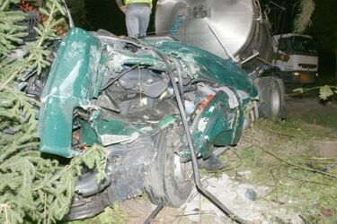 Zderzenie osobówki z cysterną. Zginęły dwie osoby