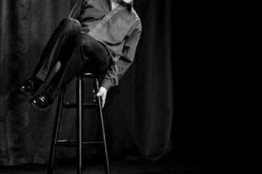 Kulisy sceny według Emiliana Kamińskiego. Wieczór kabaretowy w Kinie Pokój