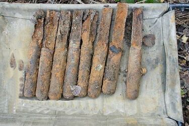 W lesie znaleziono 8 bomb lotniczych