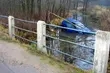 Zjechał z mostu do wypełnionego wodą rowu. Był pijany