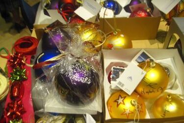 Przedświąteczna licytacja oryginalnych bombek