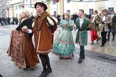 Studniówka Miejska 2012.  Sezon balów maturalnych czas zacząć!