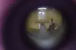 Poszukiwany przez policję oszust ukrywał się pod sufitem