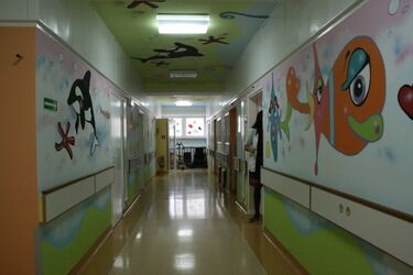 Czy w szpitalu można zagrać w siatkówkę plażową? Dziecięca onkologia ze sprzętem najnowszej technologii