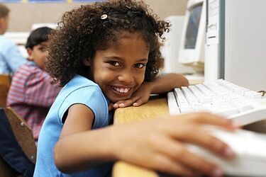 Czy cyber szkoły wyprą tradycyjne nauczanie?