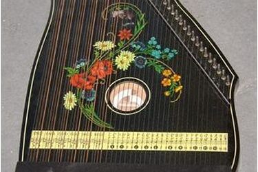 Muzyka, instrumenty, dom. Pokaz filmu i finisaż wystawy