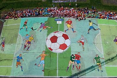 Uczniowie z Juchnowca Górnego wygrali kolorowe boisko