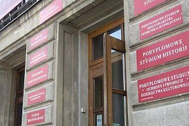 Co trzecia osoba dostanie się na UwB