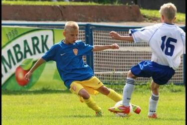 Drużyny chłopców i dziewcząt z województwa podlaskiego walczyły w półfinałach XII edycji turnieju "Z podwórka na stadion o Puchar Tymbarku"