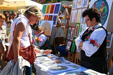Kiermasz ludowy na Rynku Kościuszki