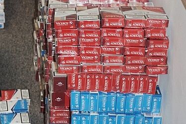 Policjanci znaleźli 1400 paczek papierosów bez akcyzy 