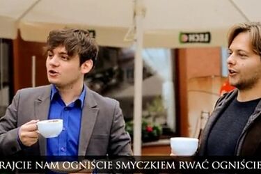 Zrobiła to koncertowo na rynku. Pierwszy w Polsce flash mob z udziałem chóru operowego [wideo]